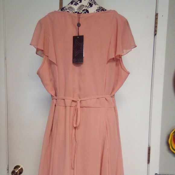 Dress - Picture 3 of 4